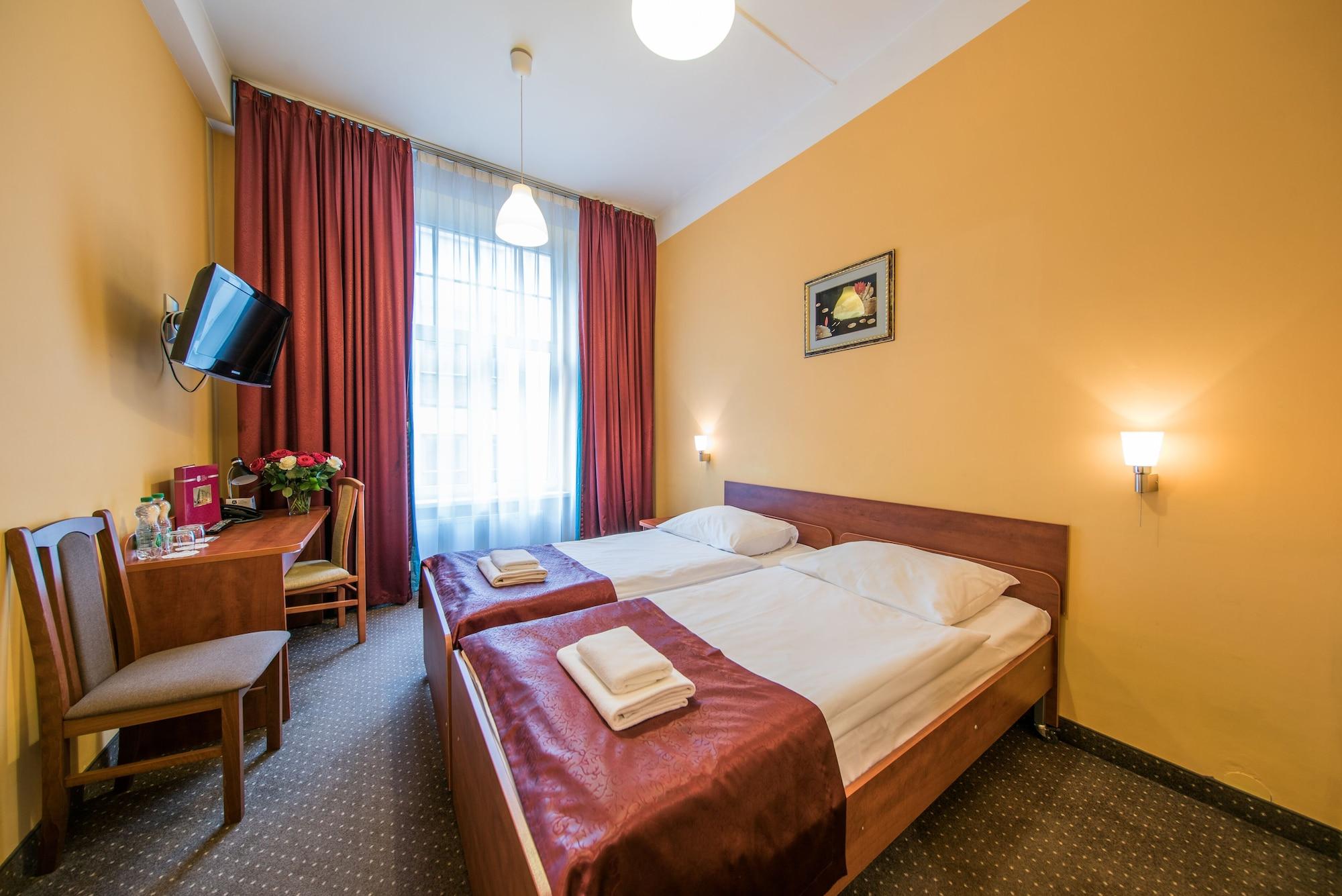 Hotel Lothus Wroclaw Bagian luar foto