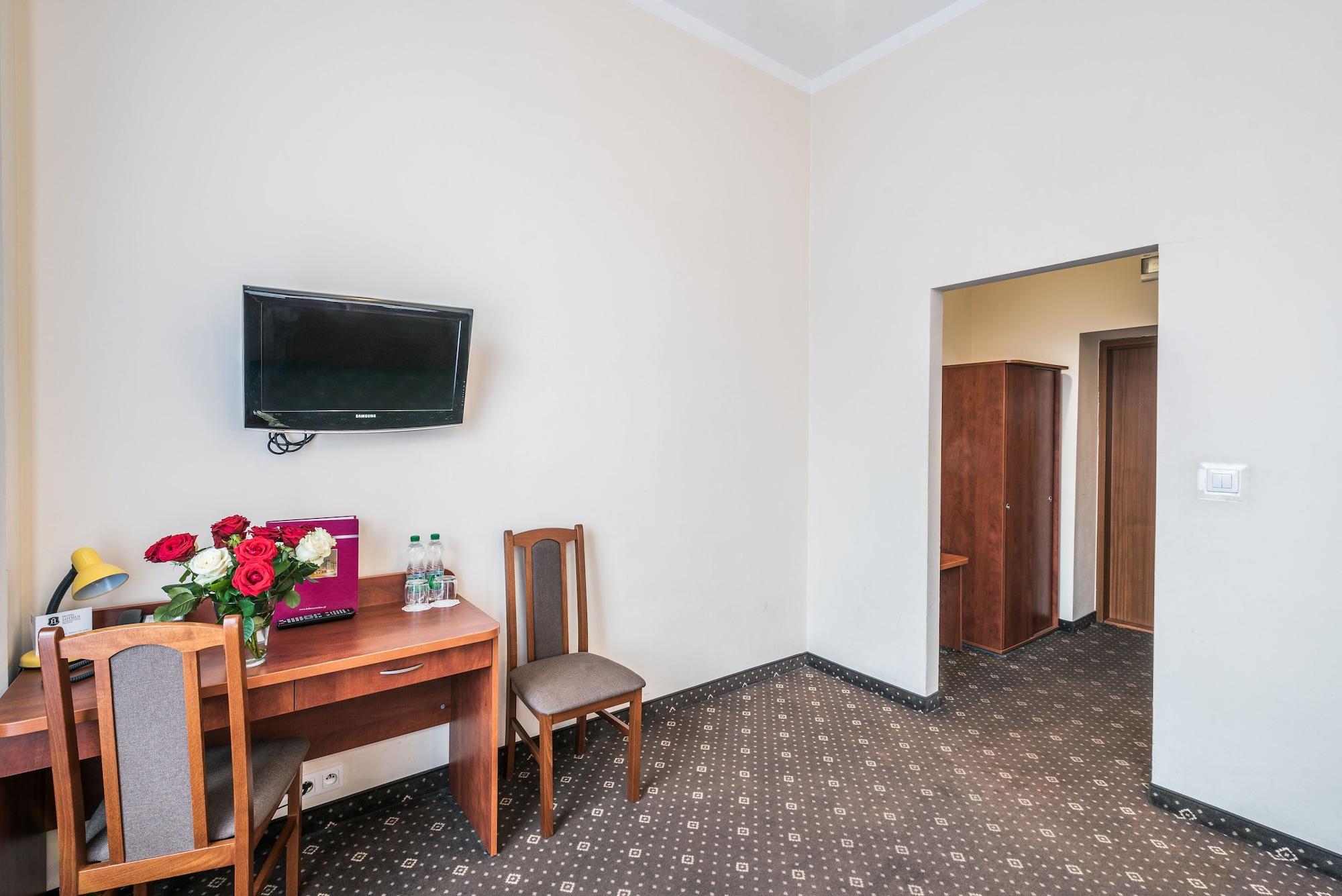Hotel Lothus Wroclaw Bagian luar foto