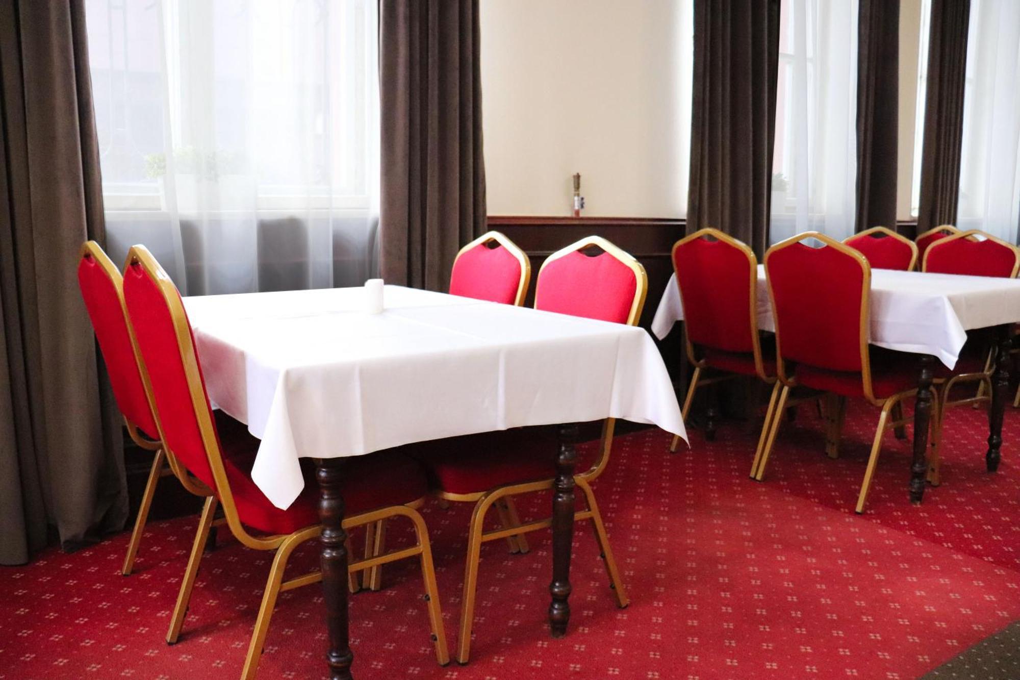 Hotel Lothus Wroclaw Bagian luar foto