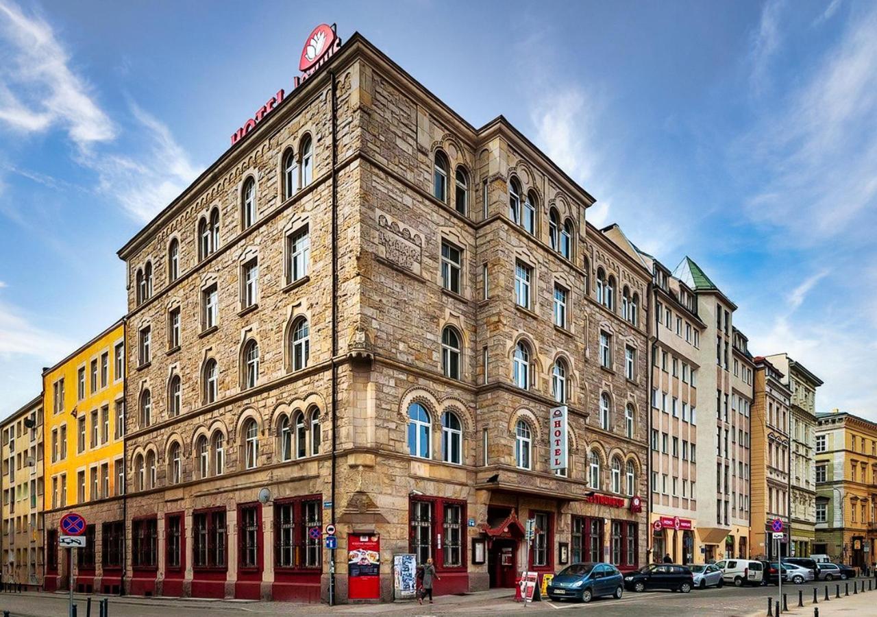 Hotel Lothus Wroclaw Bagian luar foto