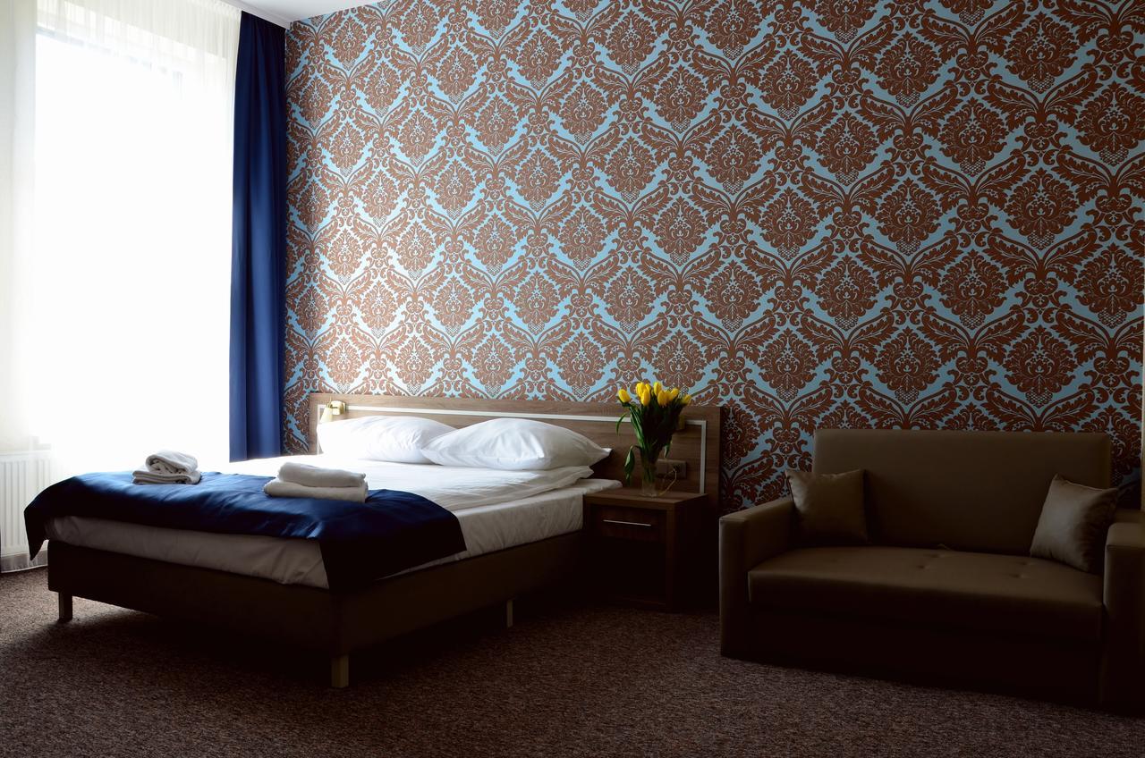 Hotel Lothus Wroclaw Bagian luar foto